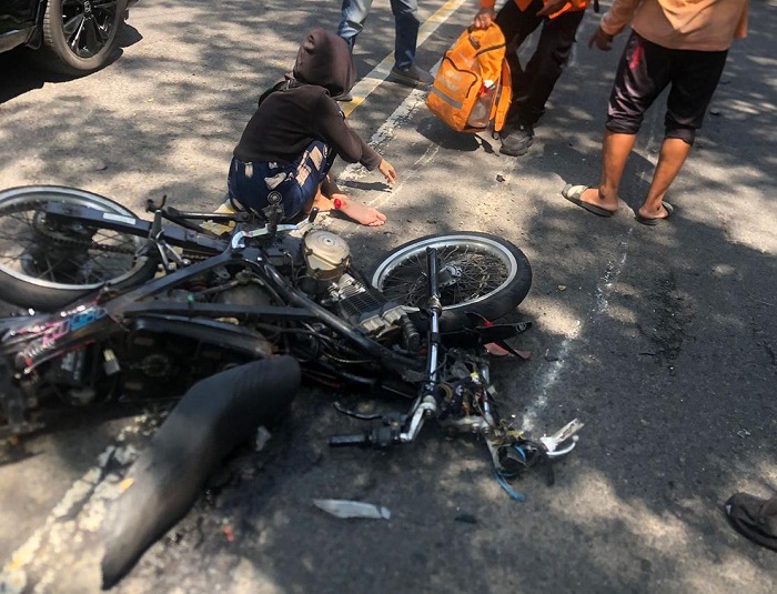 Kecelakaan di Ngagel,  Motor Tabrak Mobil Akibatkan Pemotor Tewas