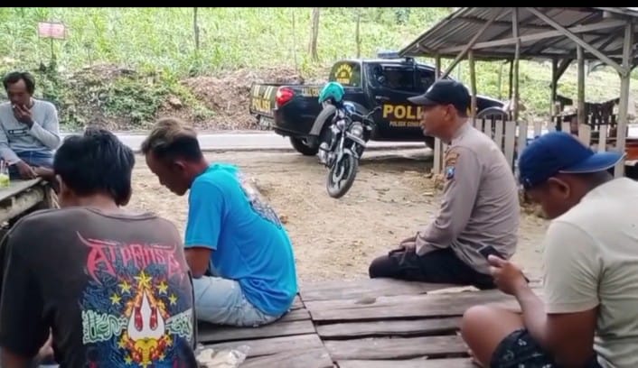 Polsek Gondang Bojonegoro Dialog dengan Warga untuk Pemilu Damai