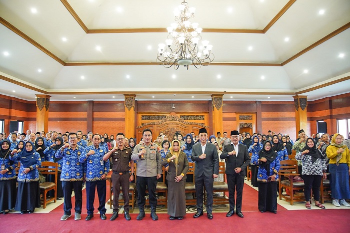 Dorong Pendidikan Berintegritas, Ning Ita Tegaskan SPMB 2025 Bebas Pungli