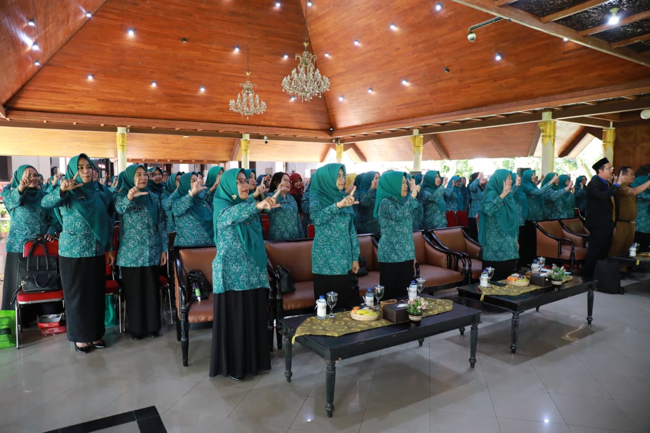 Wabup Mimik Idayana Resmikan Dapur SPPG Prambon, Pastikan Program Makan Bergizi Gratis Berjalan Higienis