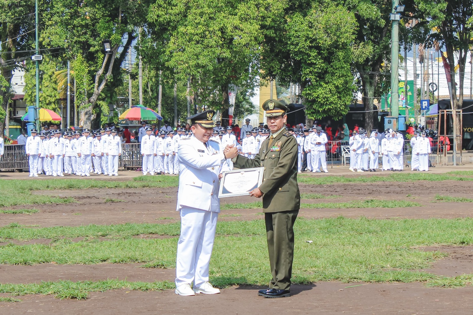 Bupati Hendy Beri Penghargaan Kodim 0824/Jember Atas Peran Aktif Pengendalian Inflasi