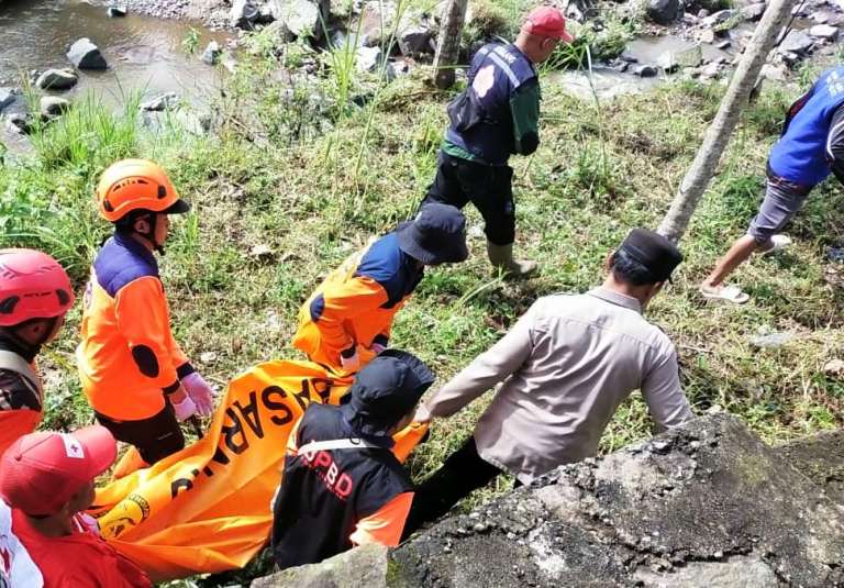 Korban Lakalantas Hanyut di Sungai Pujon Berhasil Ditemukan Tim Gabungan