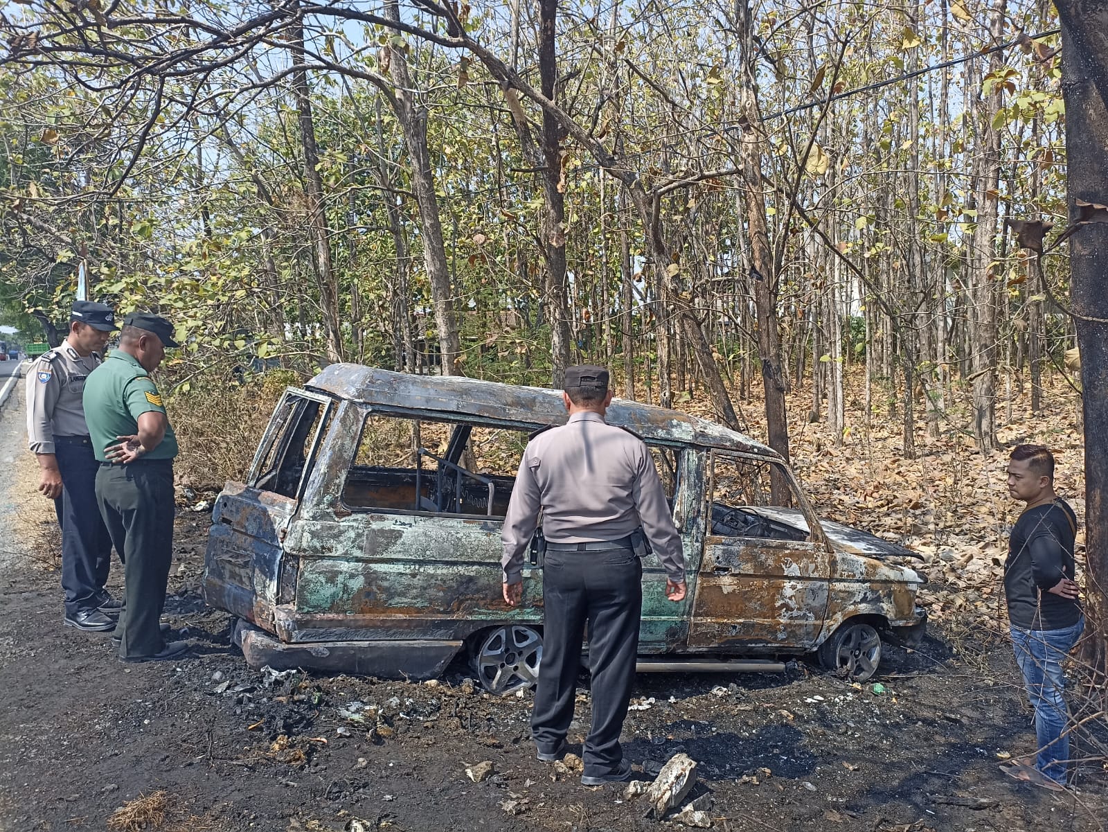 Minibus di Lamongan Terbakar usai Isi BBM