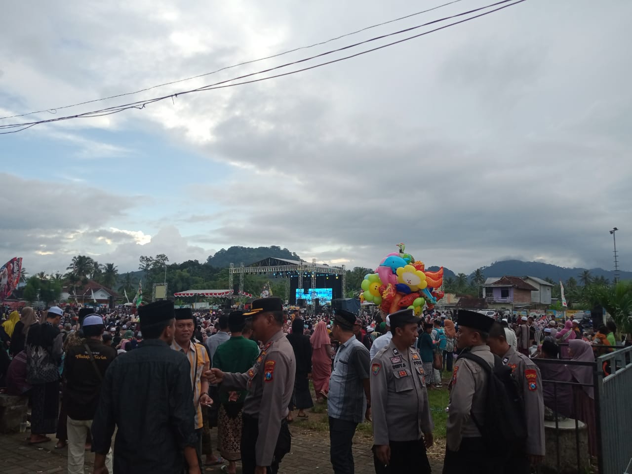 Polresta Banyuwangi Terjunkan Personel Pengamanan Pengajian Akbar di Glenmore