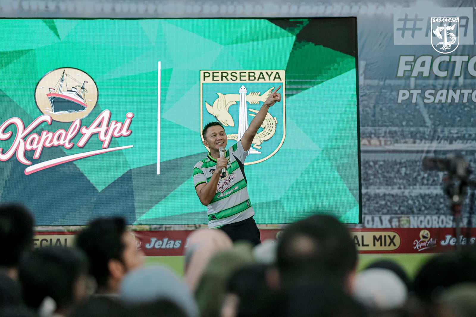 Kunjungi Pabrik Kapal Api, Azrul Ananda Berharap Persebaya Bisa Meraih Prestasi Bagus