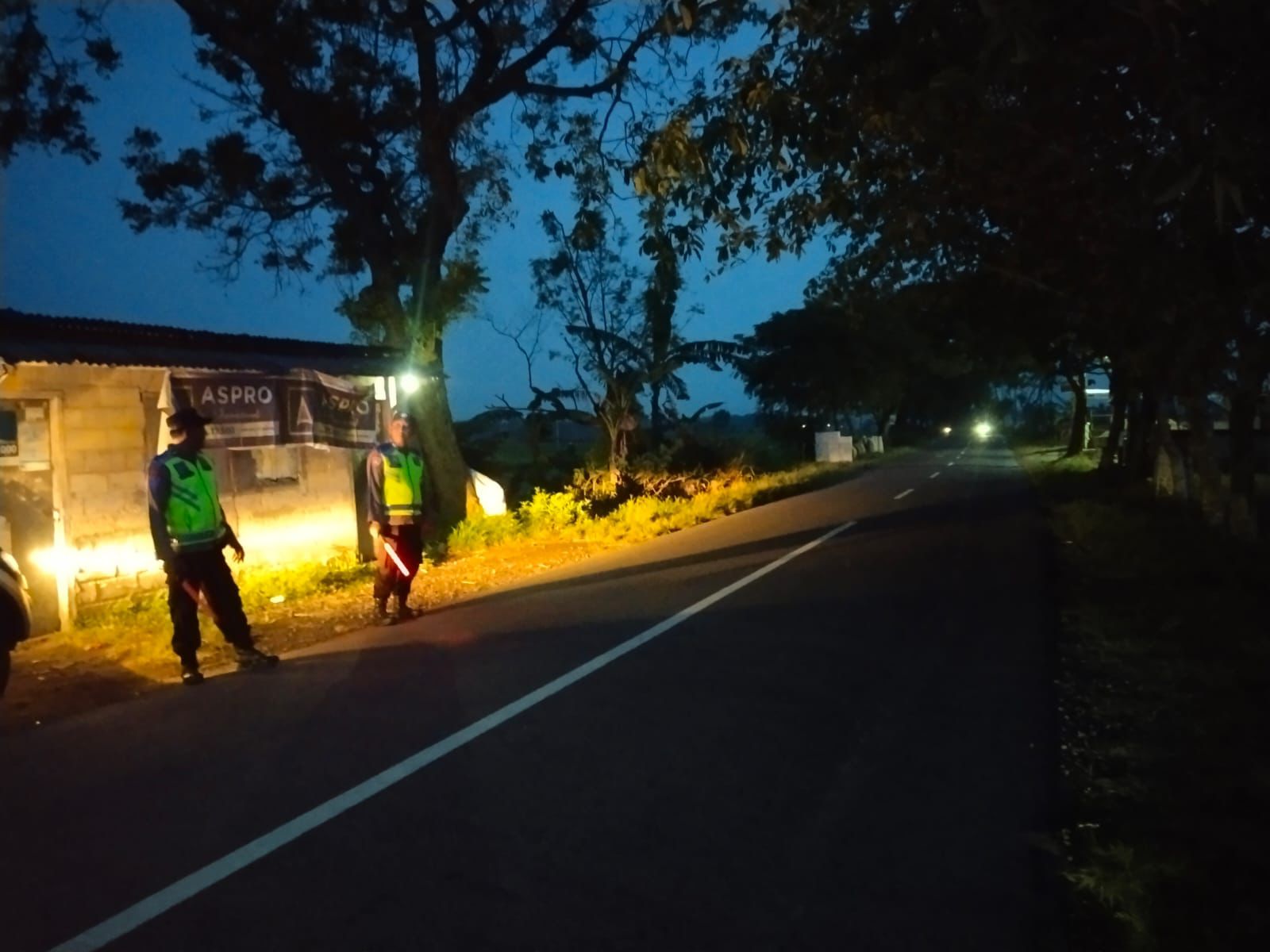 Cegah Perang Sarung Selama Ramadan, Polres Ngawi Intensifkan Patroli Blue Light