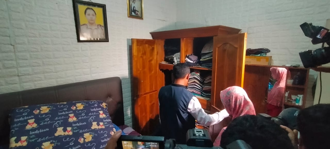 BNNP Jatim Geledah Rumah Oknum Polisi di Sidoarjo, Terlibat Jaringan Narkoba