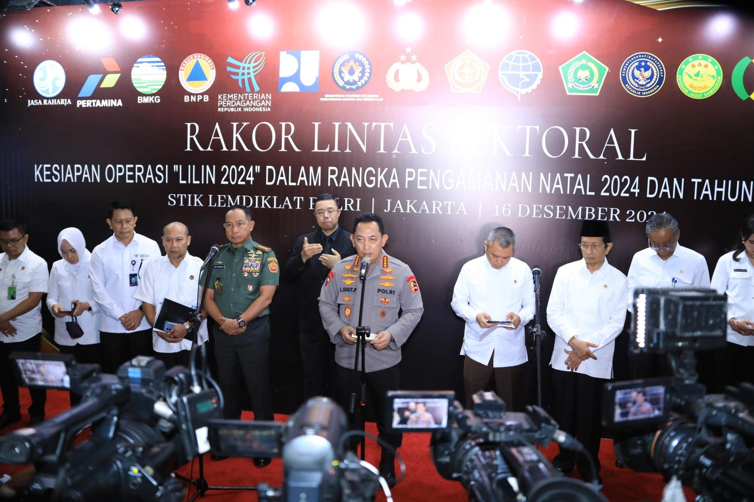 61 Ribu Lokasi Ibadah dan Rekreasi Bakal Dijaga TNI-Polri Saat Natal dan Tahun Baru