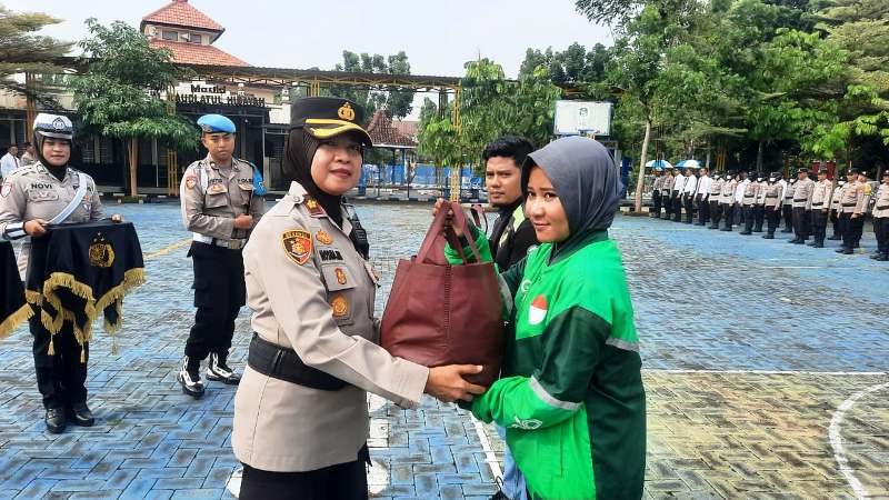 Wakapolres Bangkalan Pimpin Giat Apel Akbar Pengemudi Ojek Online