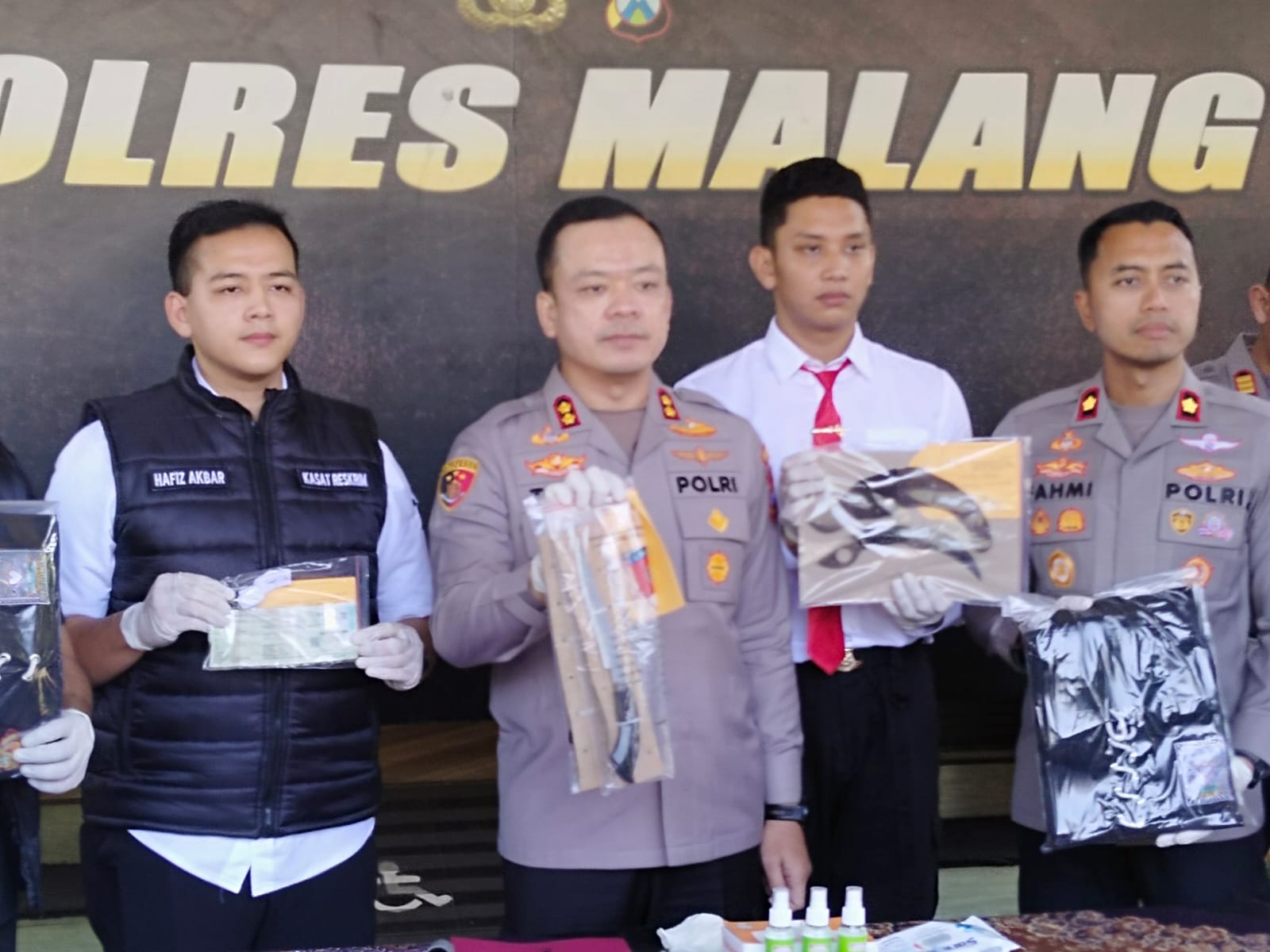 Polres Malang Tangkap Dua Pengunjung PSHT Bawa Sajam saat Pengesahan Anggota