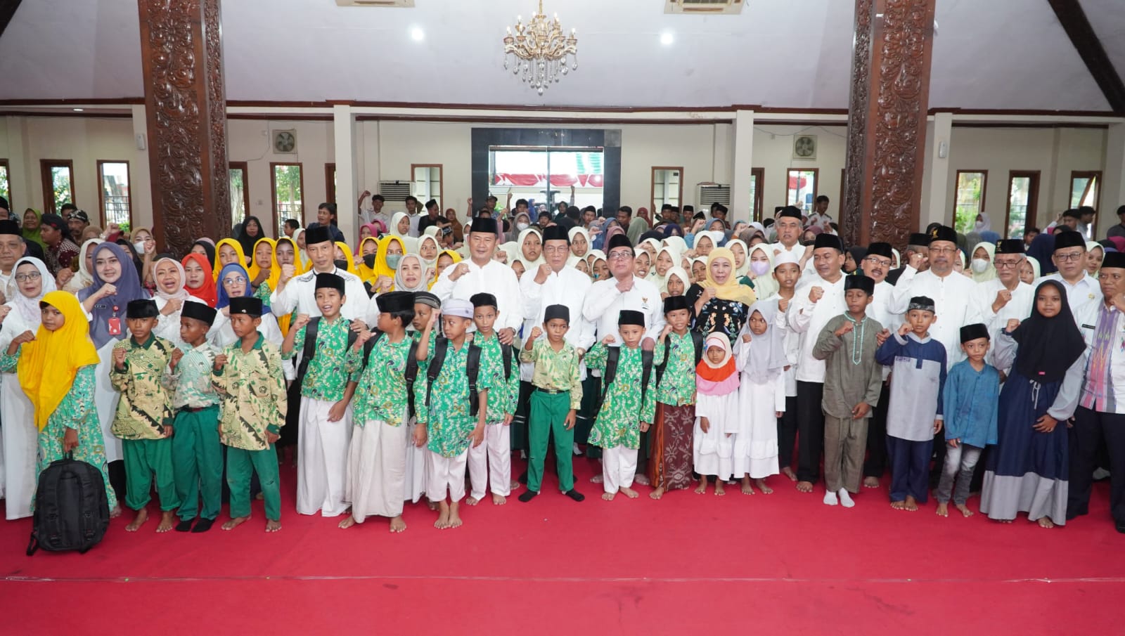 Baznas Pemprov Jatim dan Lamongan Santuni Seribu Anak Yatim