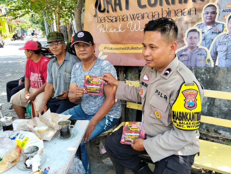 Jumat Curhat Polsek Wiyung, Warga Pondok Maritim Aktif Beri Masukan untuk Keamanan Lingkungan