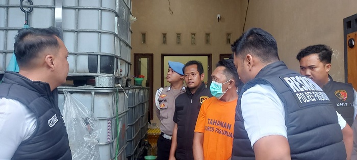 Satreskrim Polres Pasuruan Gerebek Rumah Jual Migor Kemasan Non-SNI, Satu Pelaku Ditahan