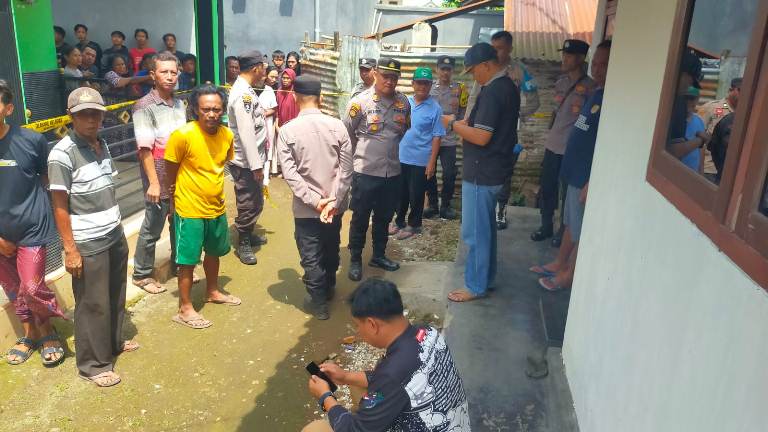 Usai Minta Maaf Nenek, Pria Jenggawah Akhiri Hidup di Kamar