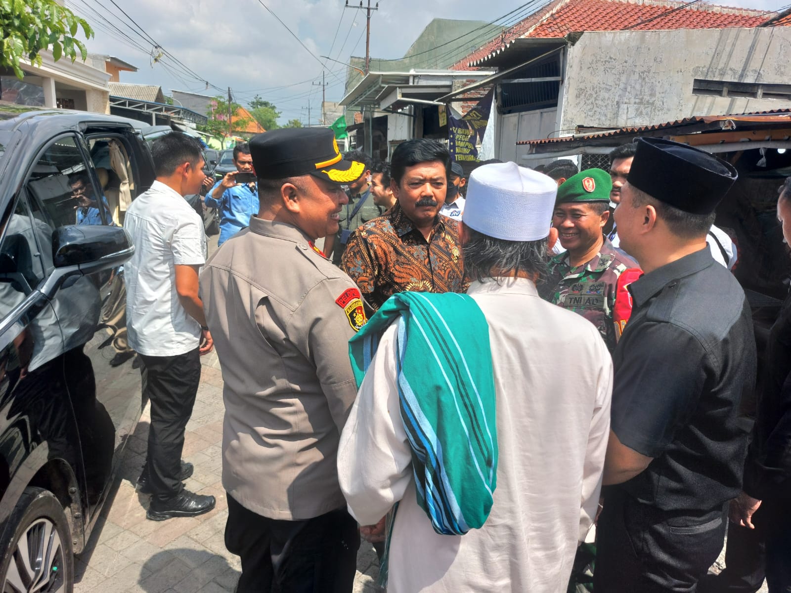 Polsek Wonocolo Pengamanan Kunjungan Menteri ATR/BPN