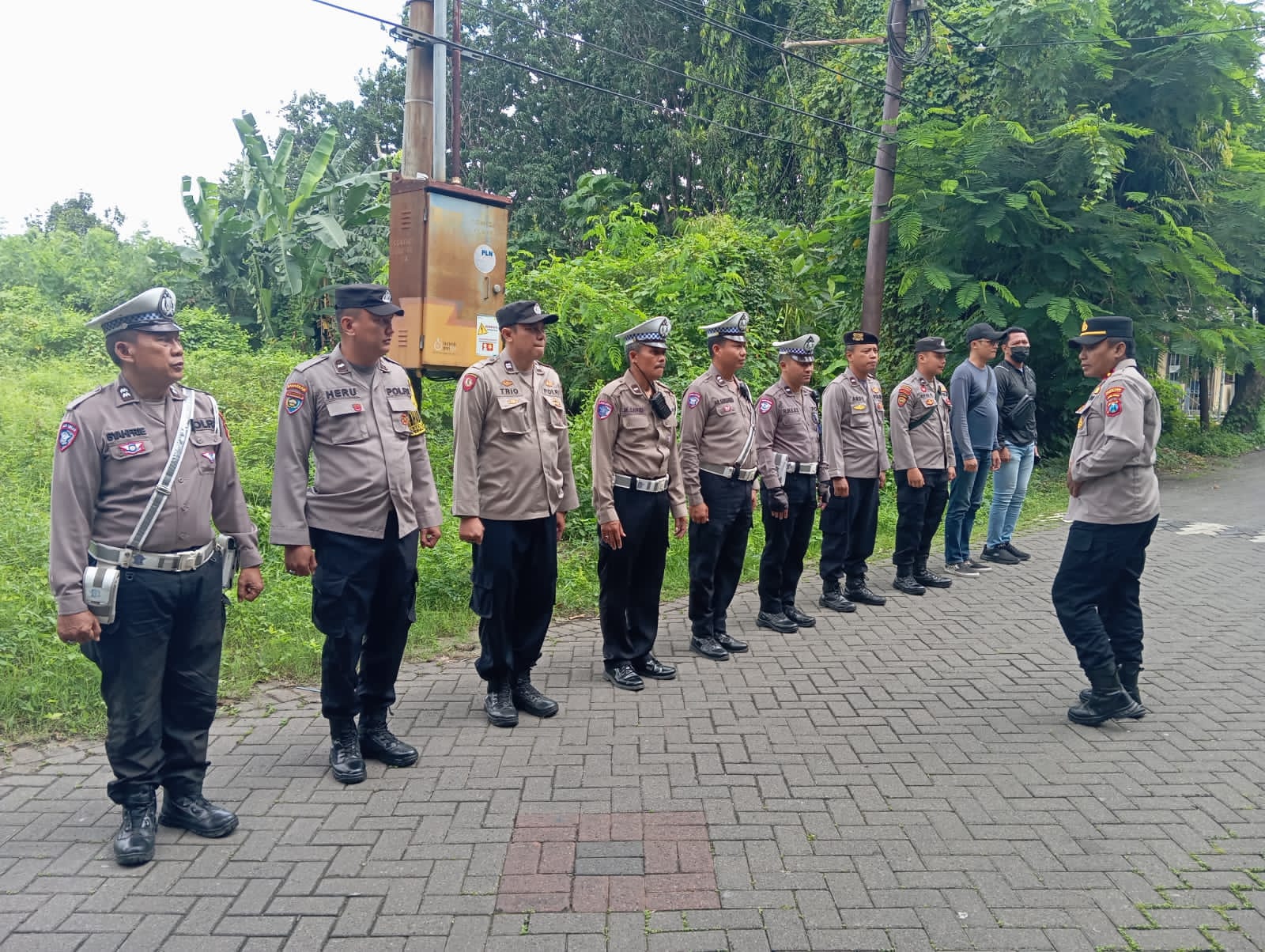 Polsek Sawahan Gelar Apel Pengamanan Aksi Unjuk Rasa F-SPMI