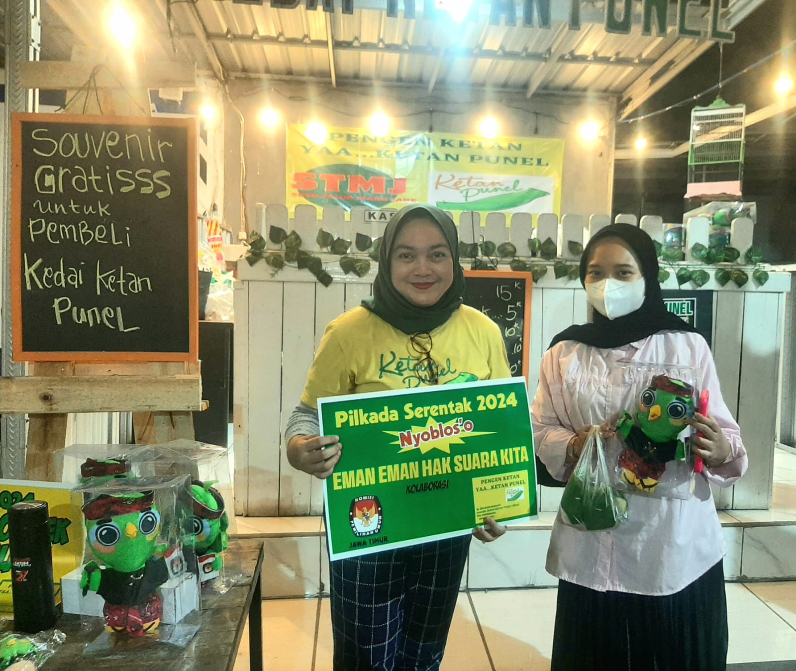 Kedai Ketan Punel Beri Souvenir Gratis, Ajak Warga Nyoblos di Pilkada 2024