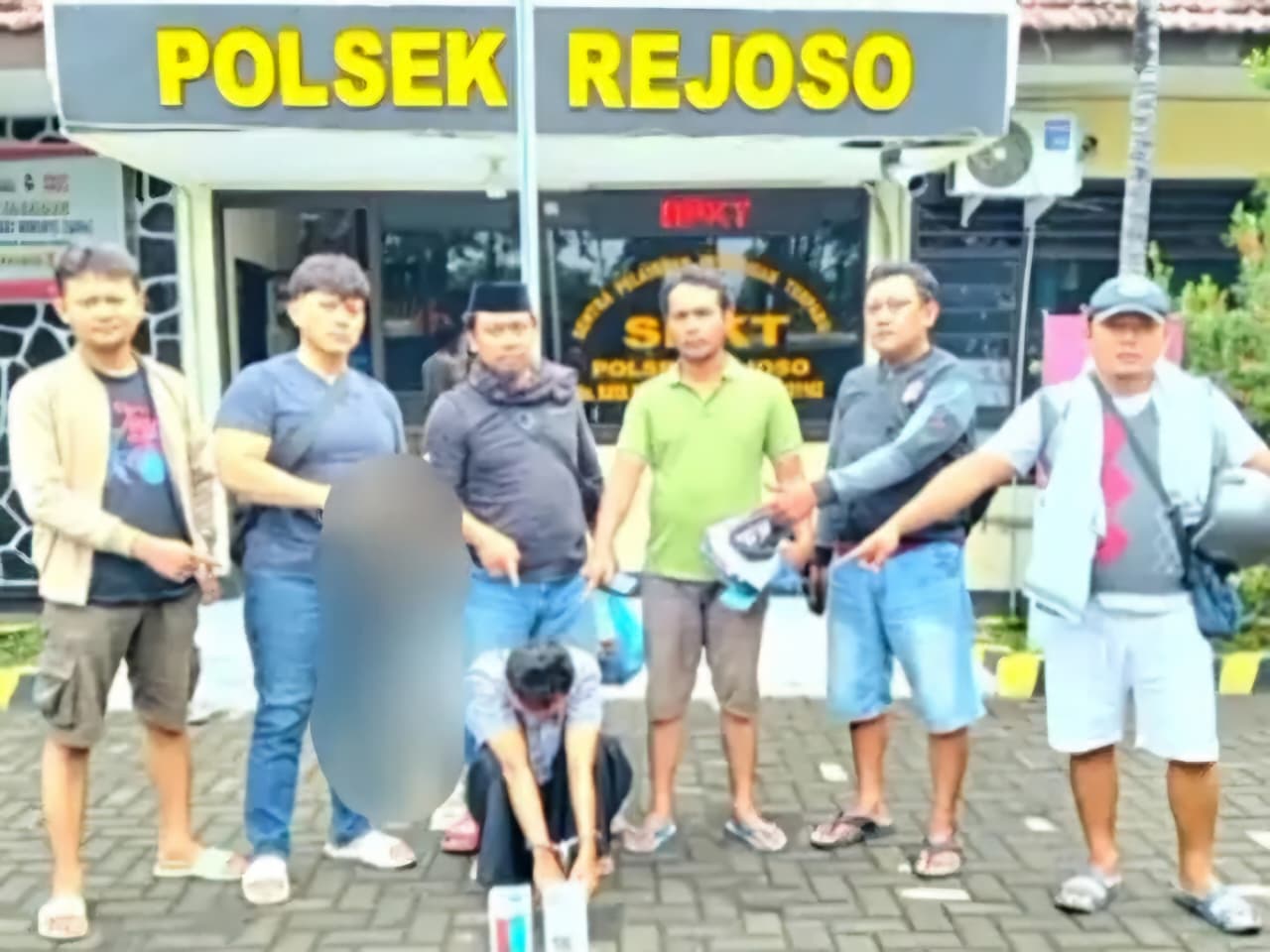 Pura-Pura Pesan Kopi dan Mie, Pria Rembang Curi Dua HP di Warung