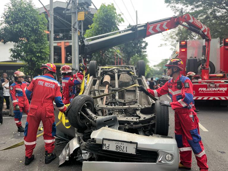 Terungkap Identitas Sopir dan Penumpang Avanza Terbalik di Kusuma Bangsa, Begini Kronologinya