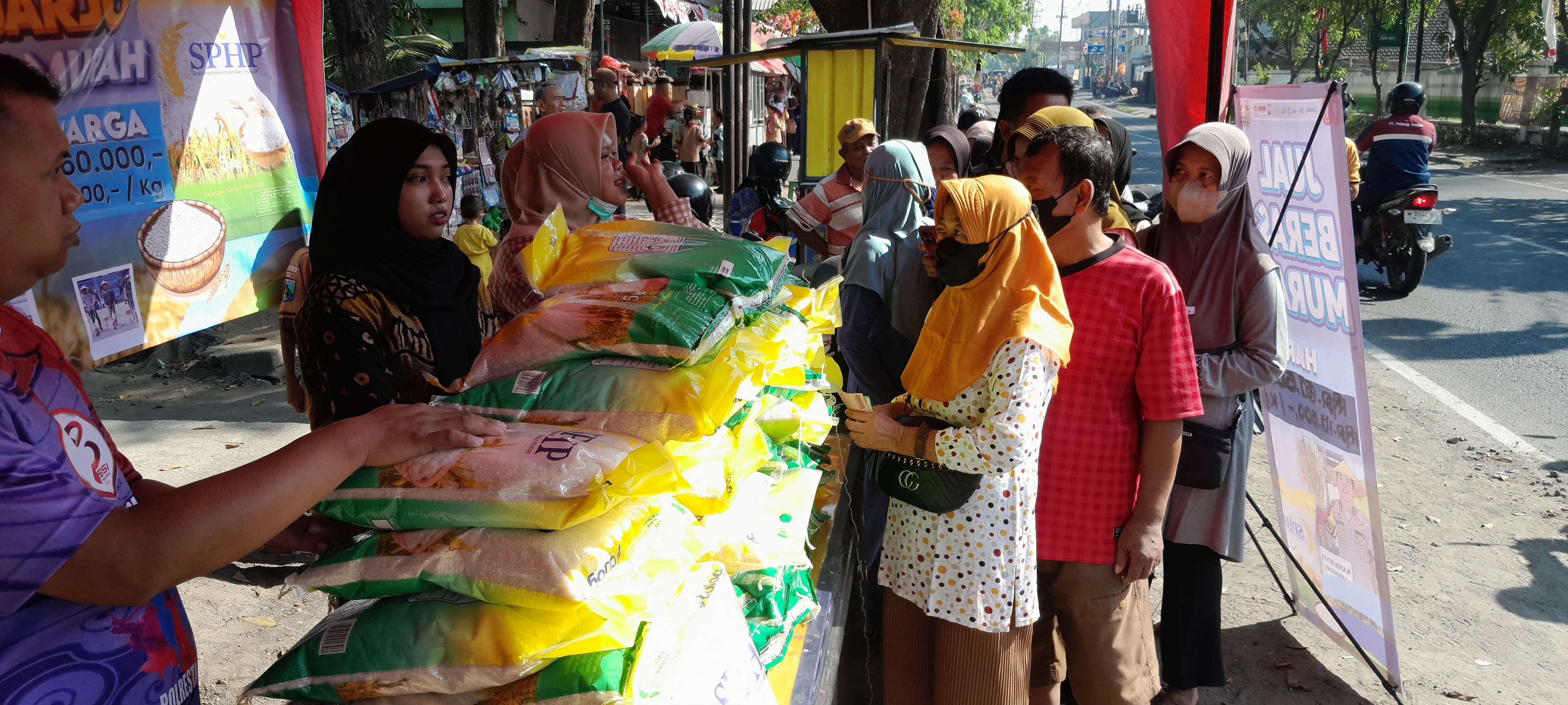 Tiga Pilar Kecamatan Krian Gelar Gerakan Pangan Murah 