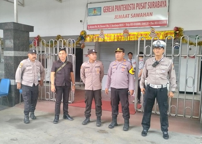 Polsek Sawahan Pastikan Keamanan Ibadah Minggu di GPPS Arjuno Surabaya Kondusif