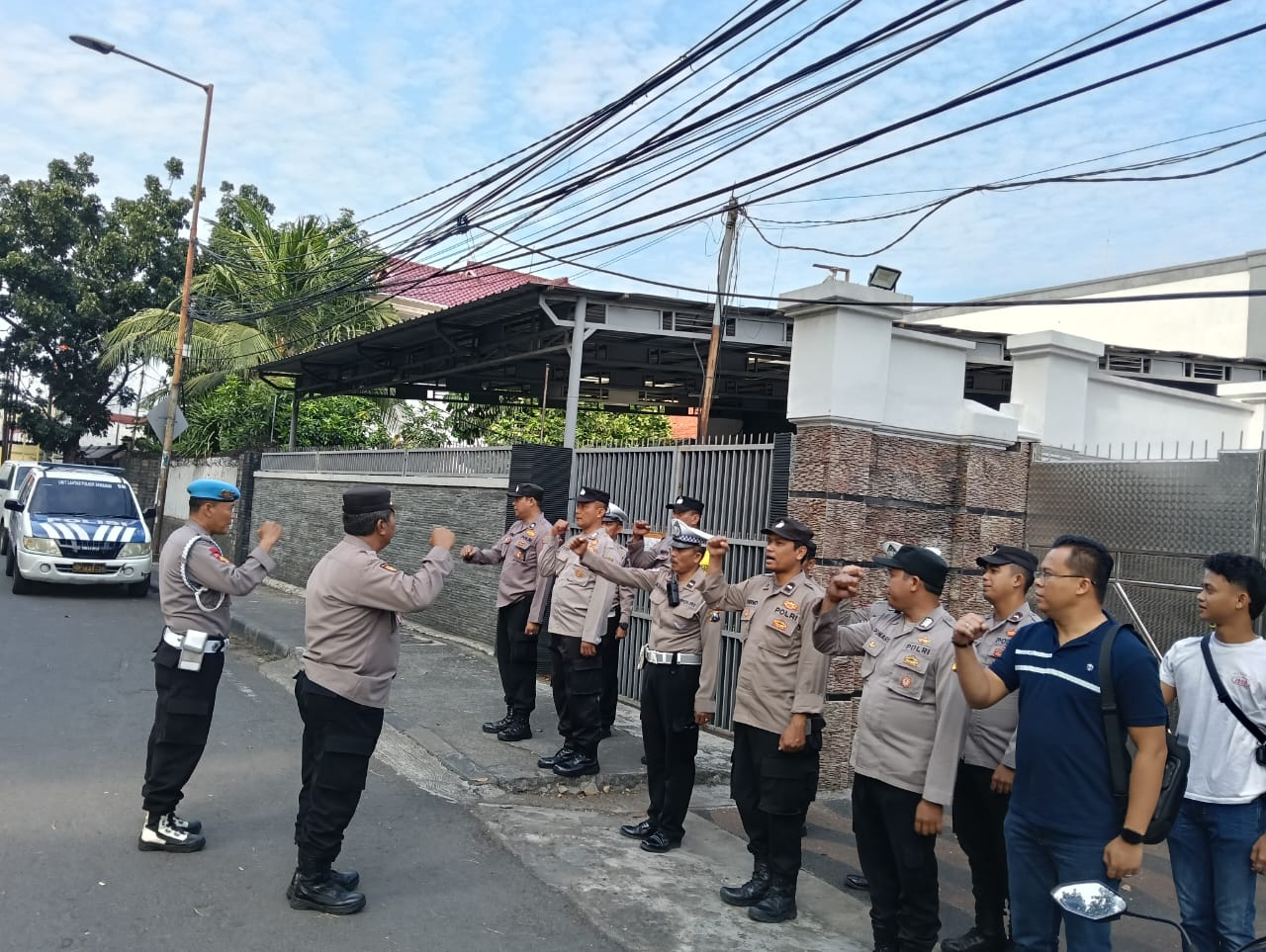 Polsek Sawahan Siagakan Personel, Amankan Aksi Unjuk Rasa Karyawan PT Pakerin