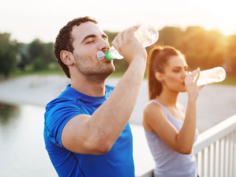 5 Kesalahan yang Tidak Disadari Saat Minum Air Putih dan Ketahui Dampak Buruknya Bagi Tubuh