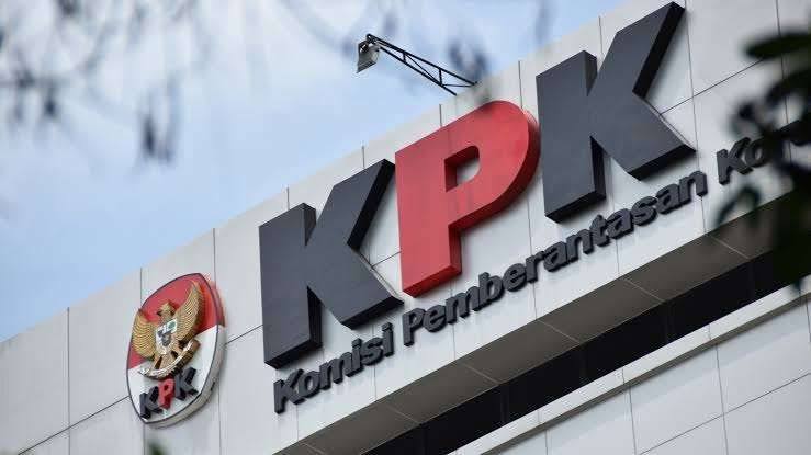 KPK Geledah Rumah Tan Pauli di Surabaya