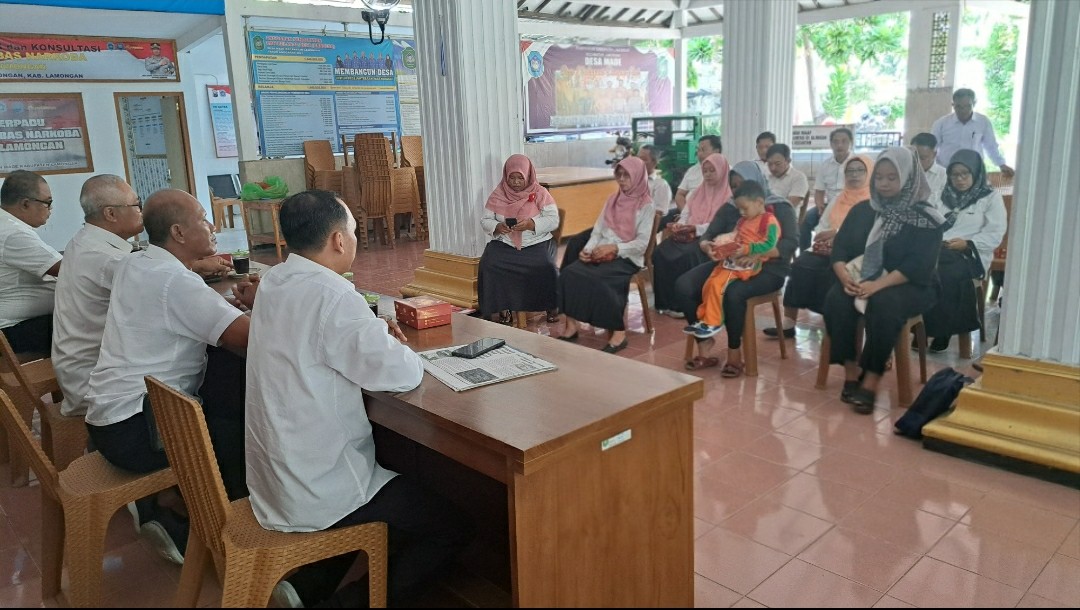 Program Jumat Curhat Polres Lamongan Bersama dengan Warga Desa Made