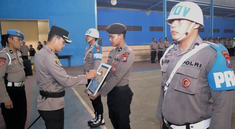 Lakukan KDRT dan Paksa Istri Gugurkan Kandungan, Bripda DK Dipecat dari Polres Situbondo