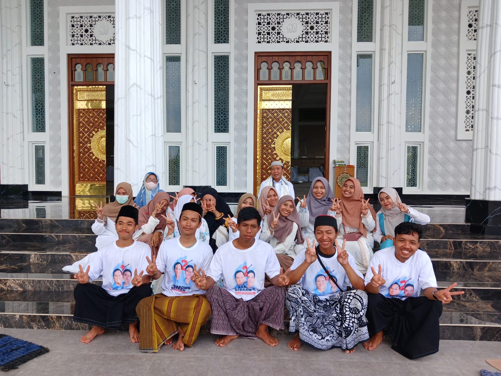 Barisan Santri Ronggolawe Dapat Dukungan dan Doa dari KH Fathul Huda untuk Sukseskan Prabowo - Gibran