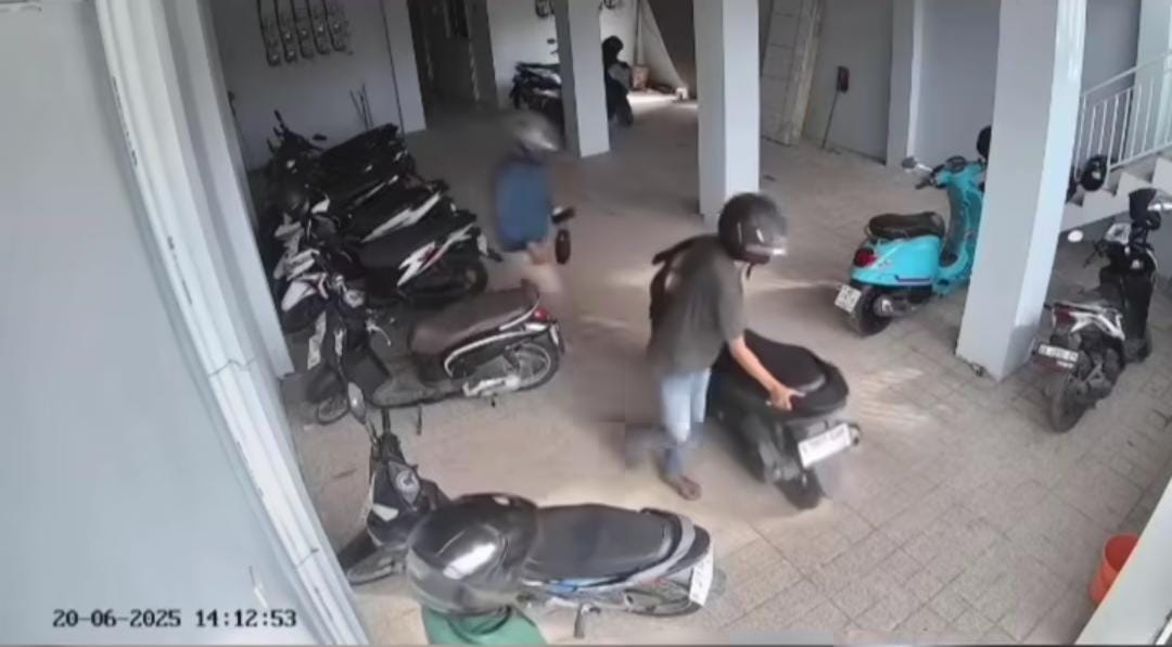 Tampil Necis, Empat Pria Curi Honda PCX di Tambak Medokan Ayu
