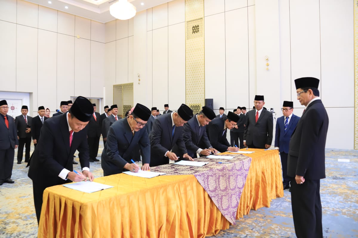 Lantik Pejabat Kemenag, Menag Soroti Keteladanan, IT dan Spirit Ekoteologi