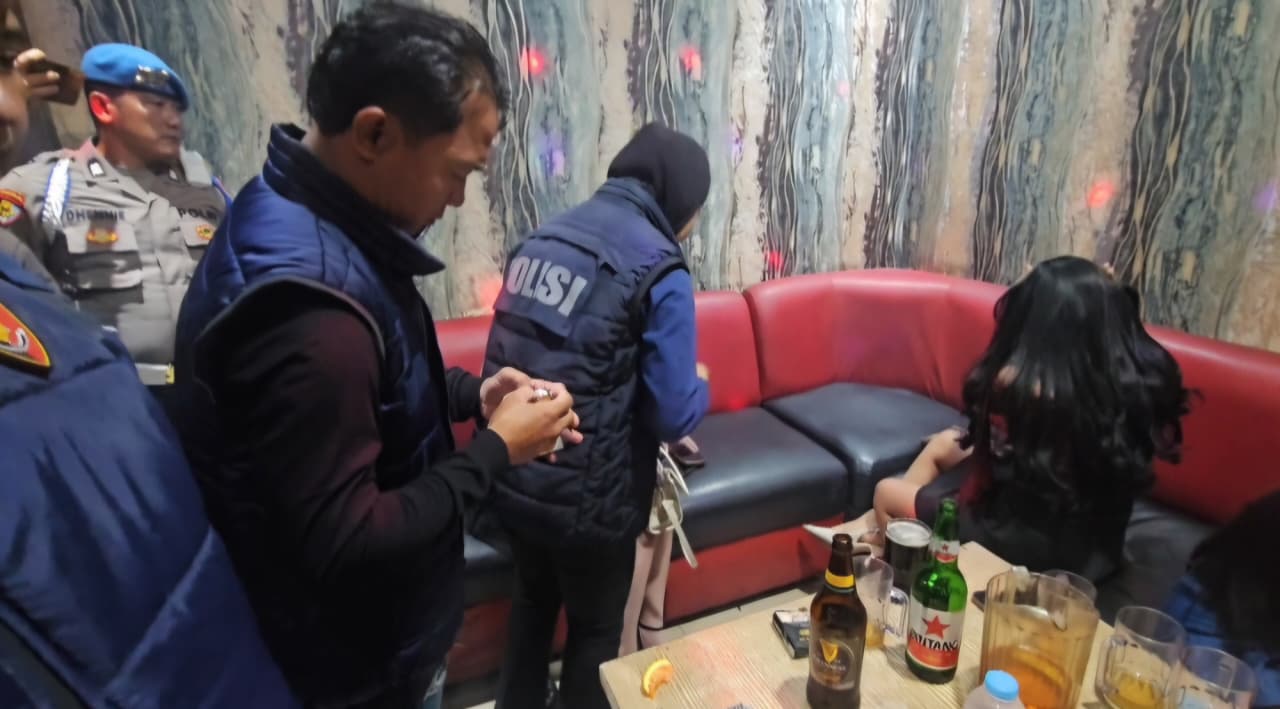 Perangi Narkoba, Polresta Sidoarjo Gandeng BNN Masifkan Razia Malam di Tempat Hiburan