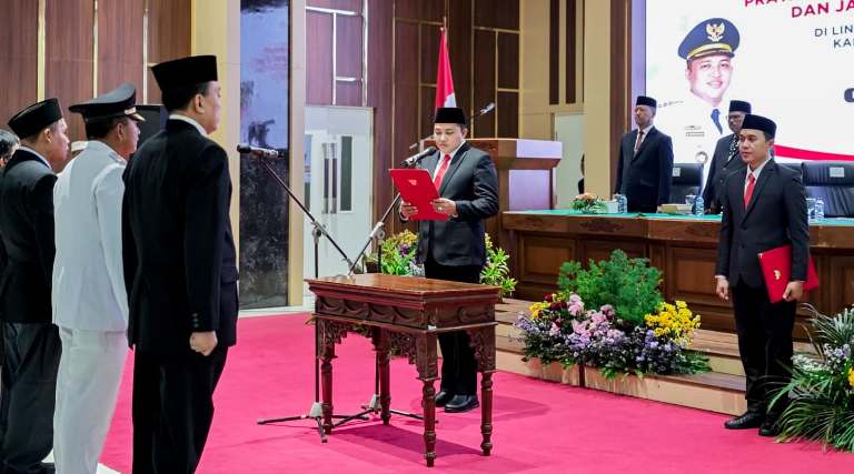 297 Pejabat Dilantik, 16 Pejabat Eselon II Pemkab Pasuruan Tempati Kursi Baru