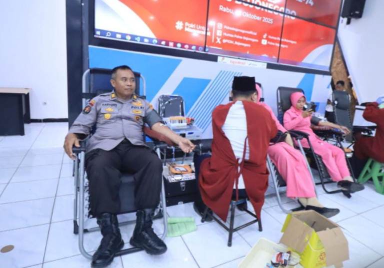 Aksi Donor Darah Warnai Hari Jadi Ke-74 Humas Polri di Bojonegoro