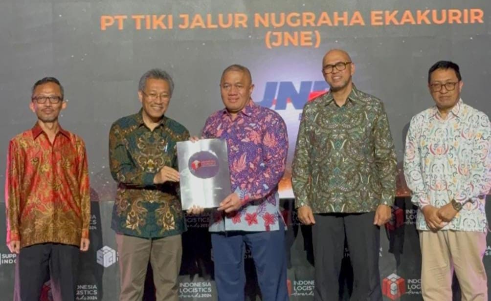 JNE Raih Penghargaan Courier of The Year Logistic Awards 2024