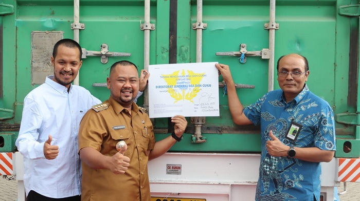 Produk Pakan Ternak UMKM Gresik Tembus Pasar Internasional, Bupati Beri Pujian