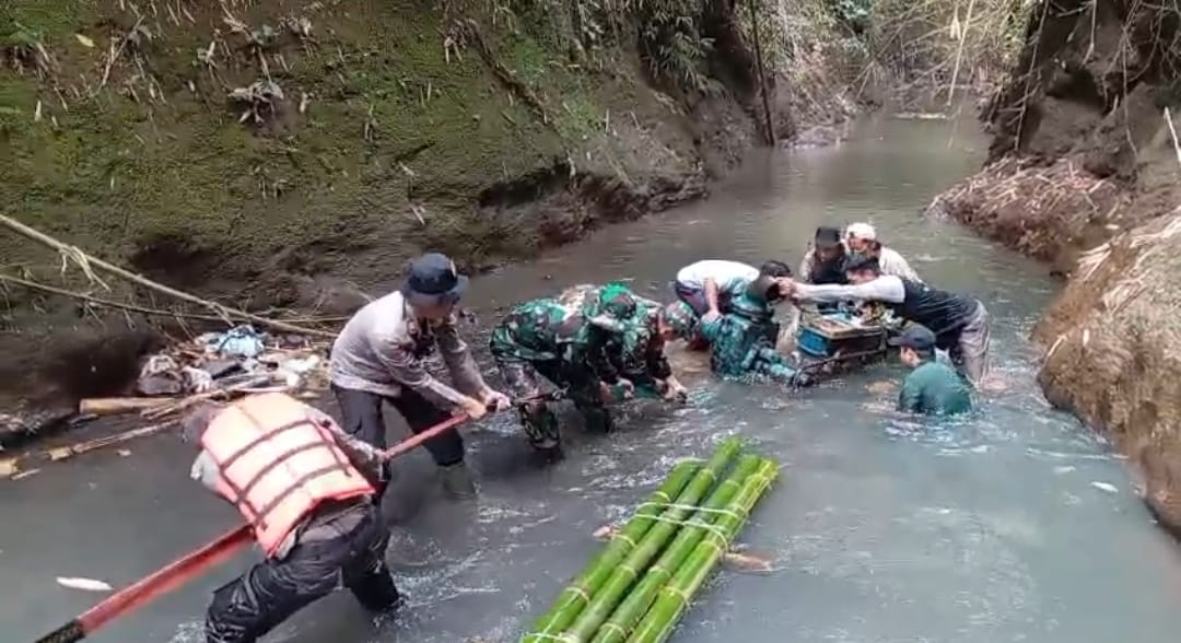 Empat Bulan Terendam Banjir, Mesin Pompa Pengairan Sawah Seluas 90 Hektare Berhasil Dievakuasi