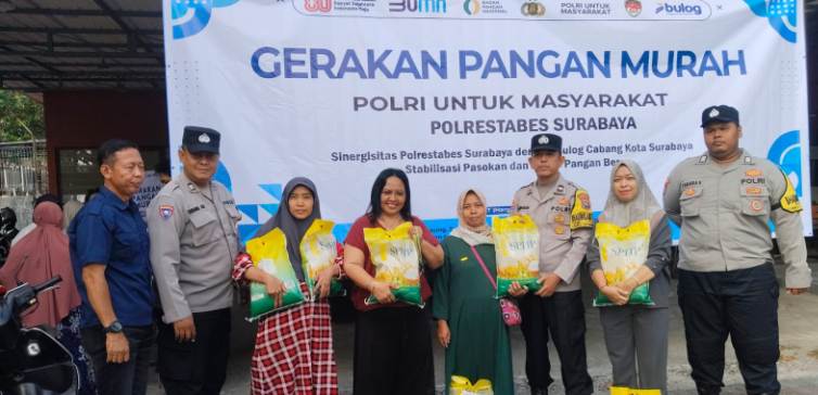 Polsek Lakarsantri Gelar Gerakan Pangan Murah, 100 Kantung Beras Ludes