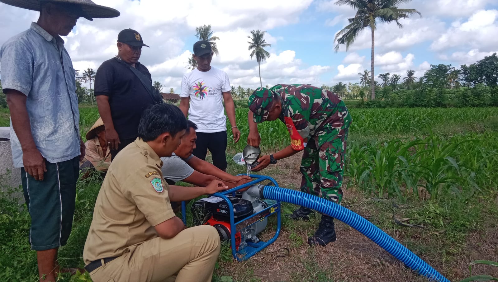 Kawal Program Pipanisasi, Babinsa Jokarto Dorong Ketersediaan Air untuk Tingkatkan Produksi Pertanian