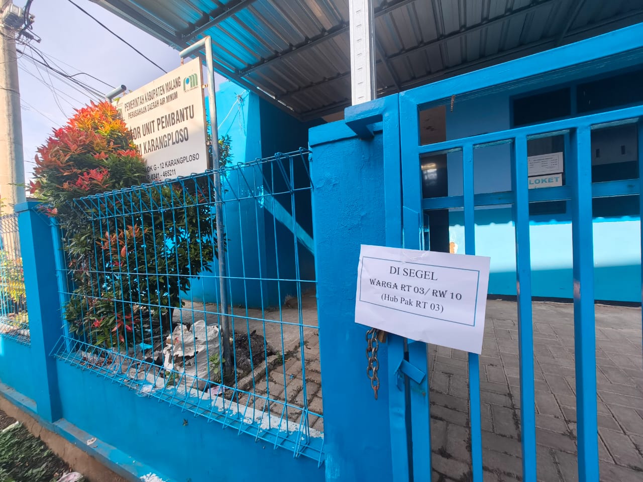 Warga Geram Buruknya Pelayanan PDAM, Segel Kantor Unit Karangploso