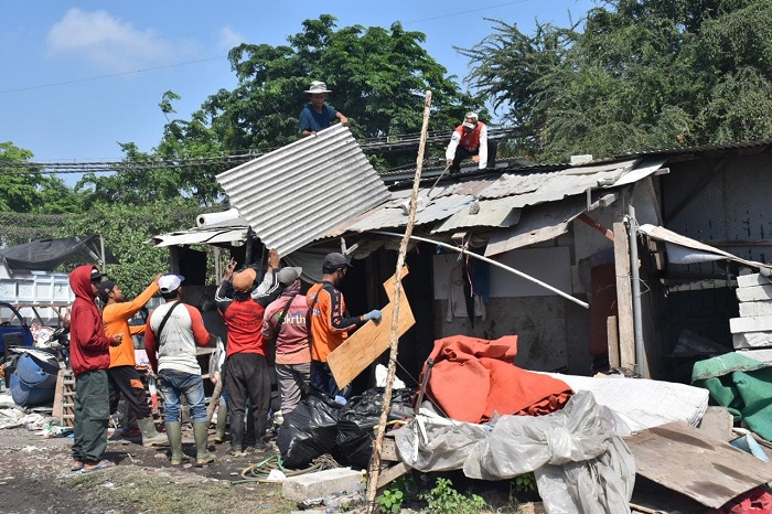 32 Dump Truk Angkut Residu Sampah Ilegal di Keputih ke TPA Benowo