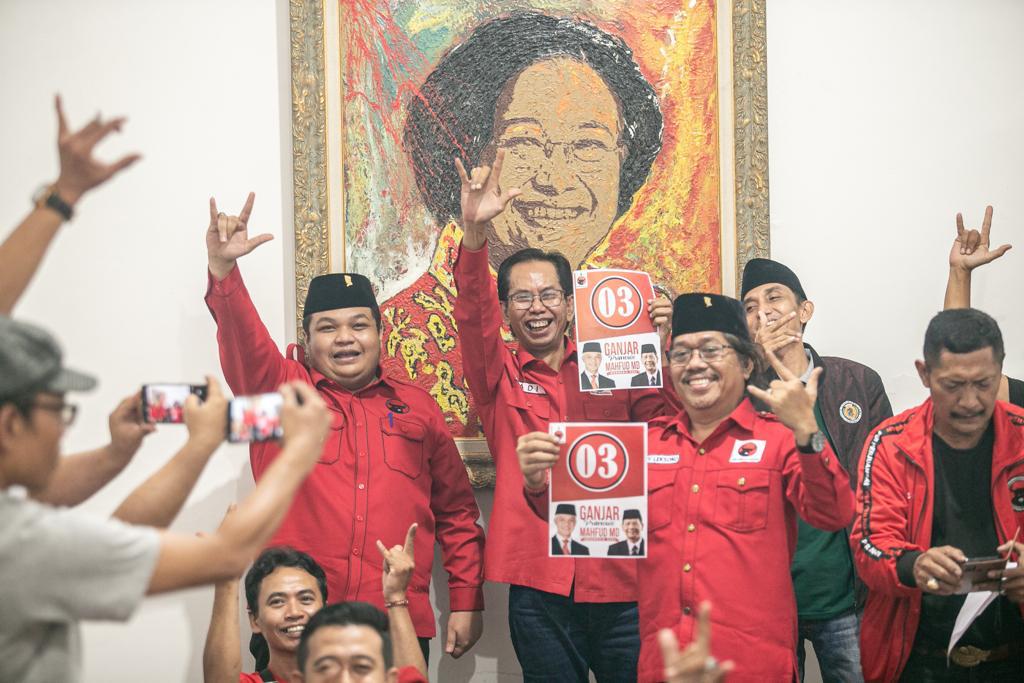 Euforia Meledak Saat Ganjar-Mahfud MD Dapat Nomor 3, PDIP Surabaya: Persatuan dan Kemenangan!