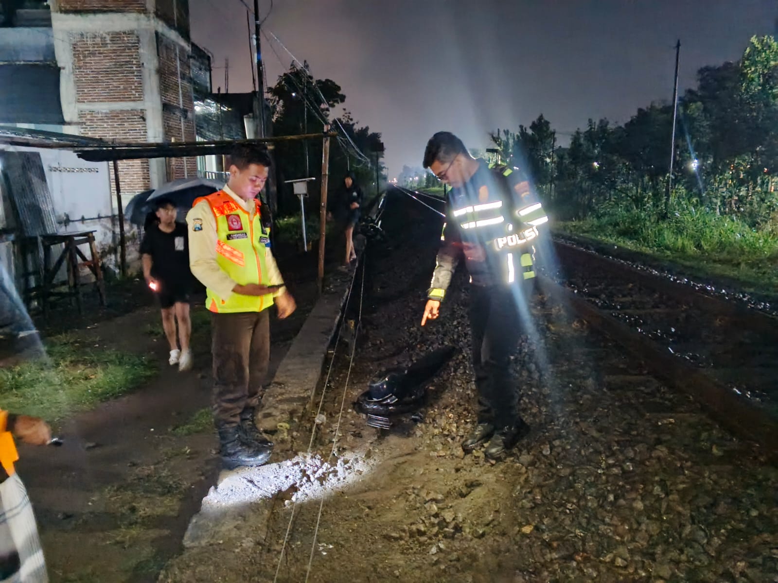 Pengendara Motor Tertabrak Kereta Api Majapahit di Sumbergempol