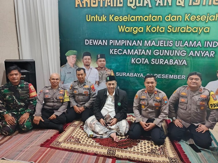 Kapolsek Gunung Anyar Ikut Khatam Alquran, Doakan Surabaya Damai