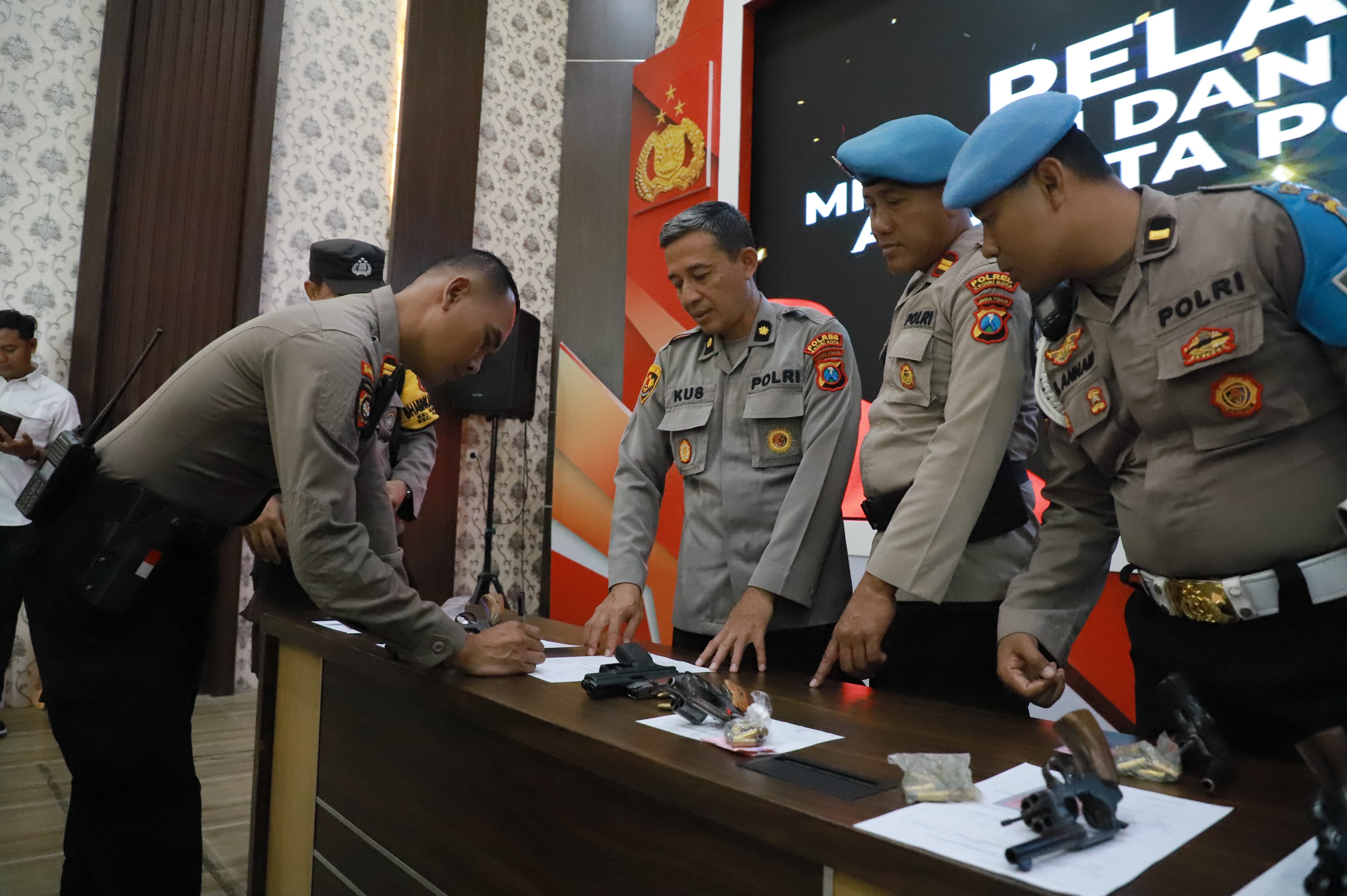 Polres Kediri Kota Gelar Pengawasan dan Pengendalian Penggunaan Senjata Api Dinas