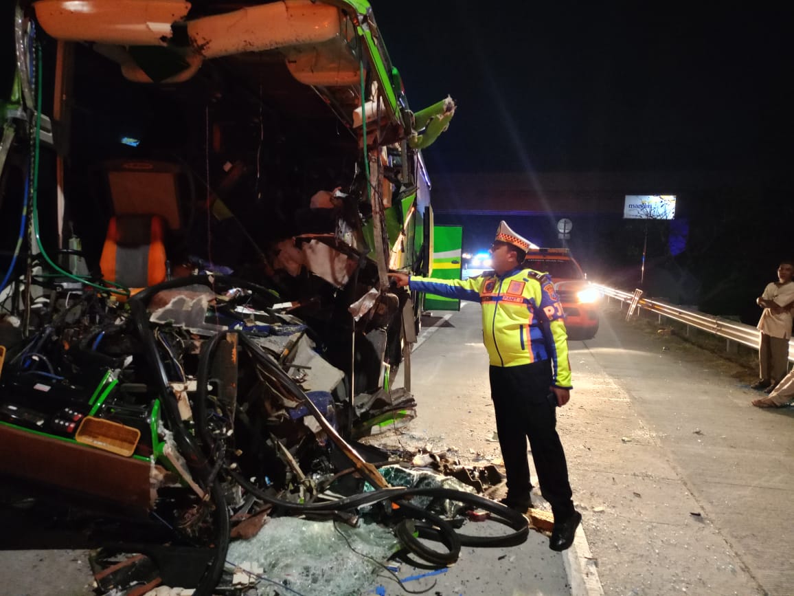 Buntut Kecelakaan Maut Bus Study Tour di Tol Jombang, Kapolda Jatim Akan Kumpulkan Pemilik PO Bus