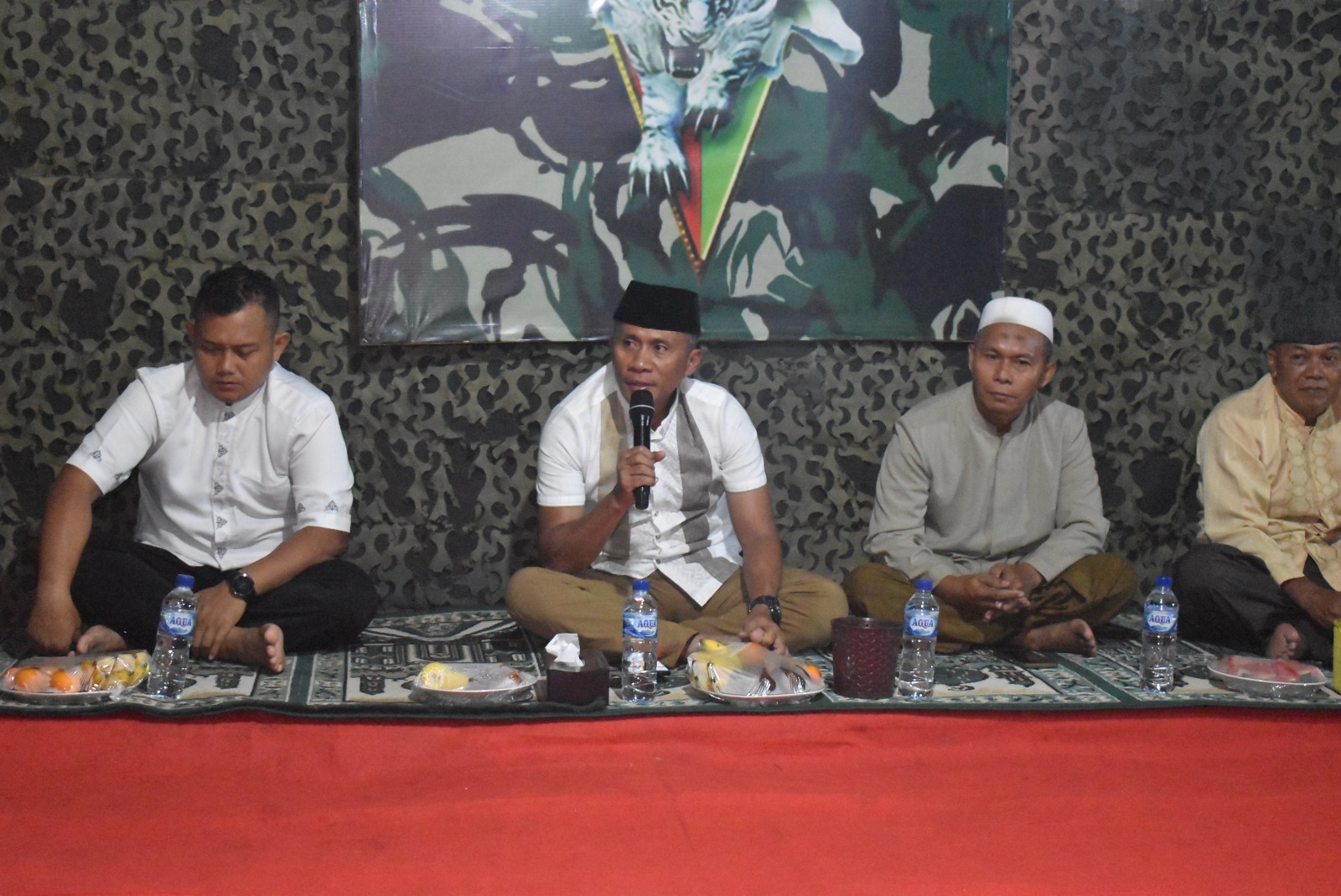 Pengajian Rutin dan Cangkrukan Akrab Bersama Danbrigif 9/2 Kostrad di Lingkungan Asrama