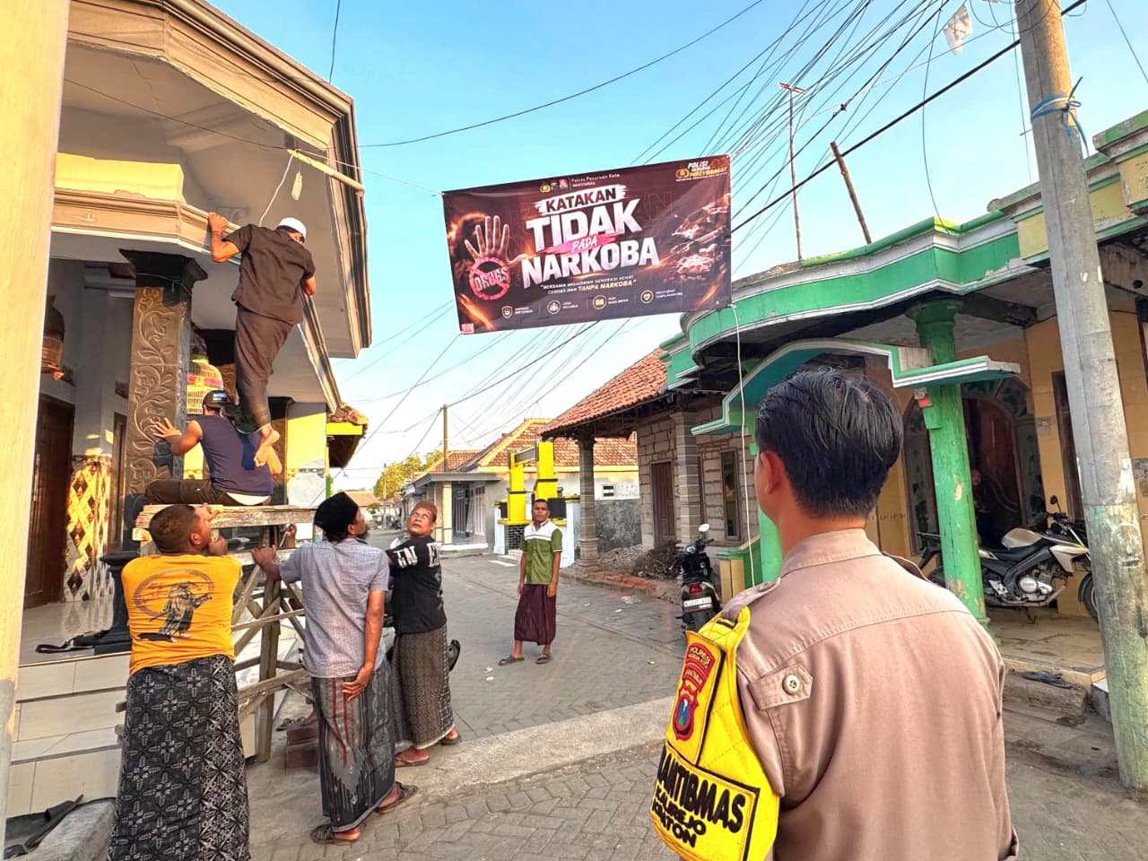  Muncul Banner di Sudut Kota 